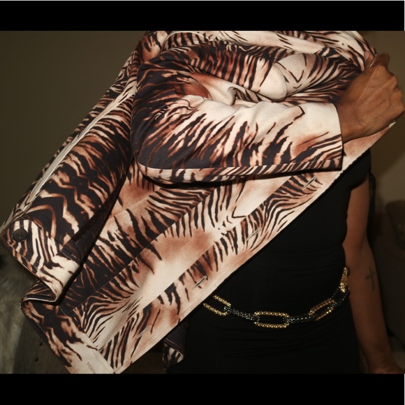 Animal Print Sports Jacket - Picture 3 of 7